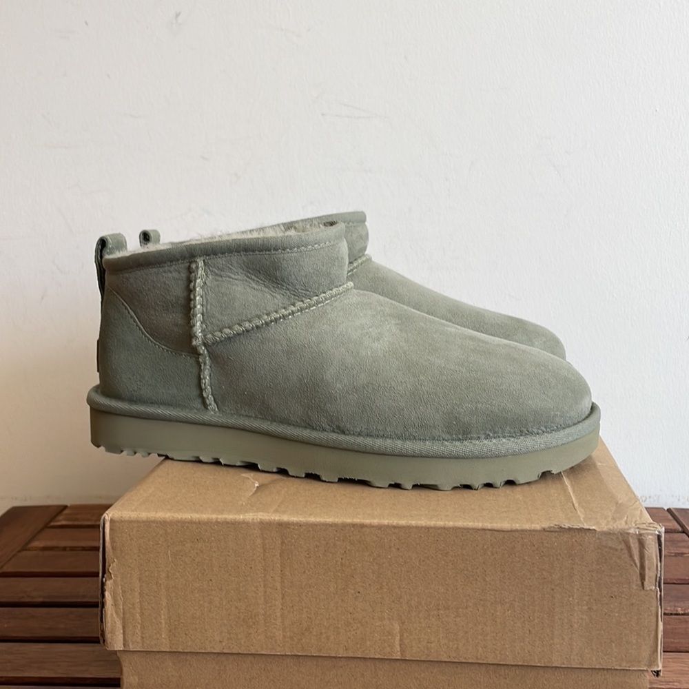 UGG Classic Ultra Mini Shaded Clover Women Size 6/UK 4/EU 37 - Picture 7 of 14